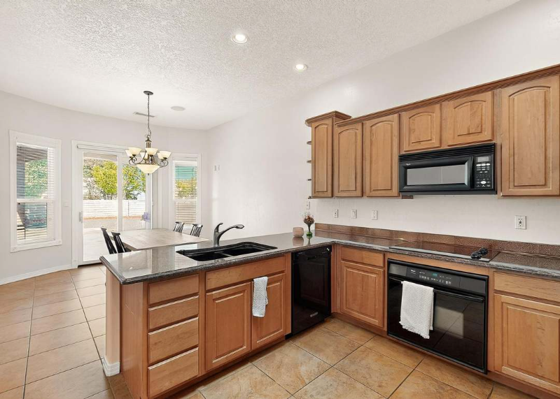 3945 Bay Hill Loop Se - Photo 3 of 9