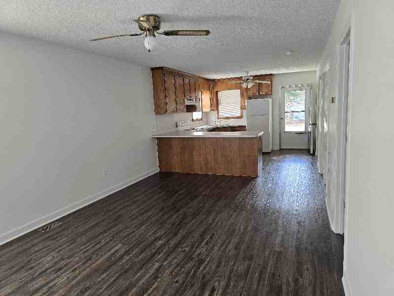 1201 S 13th St #B - Photo 4 of 11