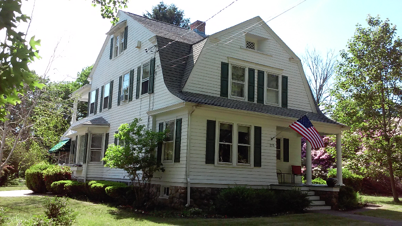 273 Ocean Ave - Photo 3 of 8