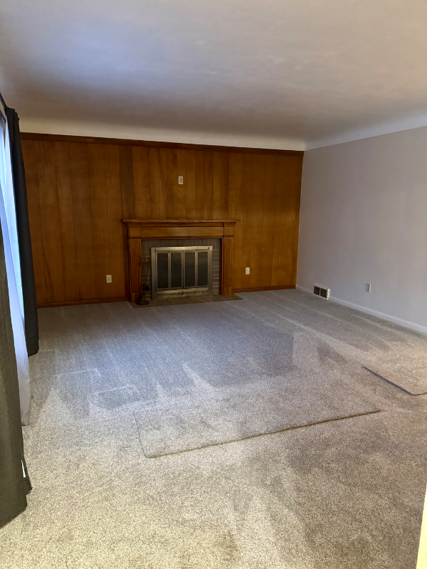 322 S Wood St - Photo 3 of 7