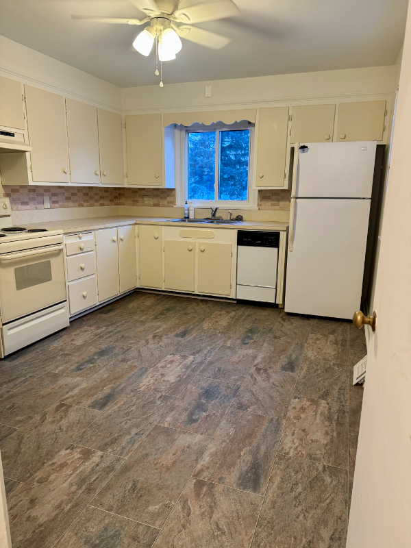 322 S Wood St - Photo 4 of 7