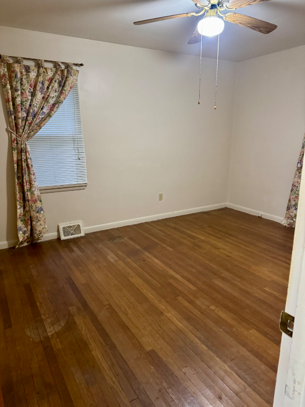 322 S Wood St - Photo 6 of 7