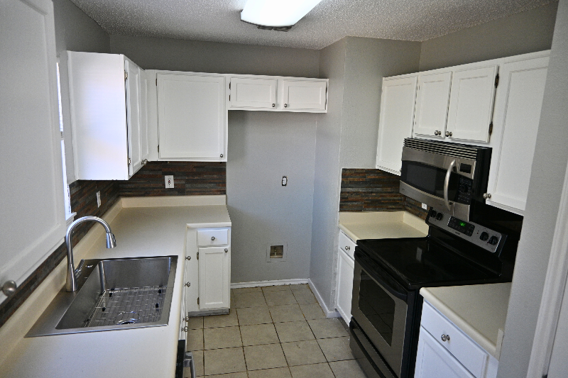 3138 Smoke Crk - Photo 5 of 20