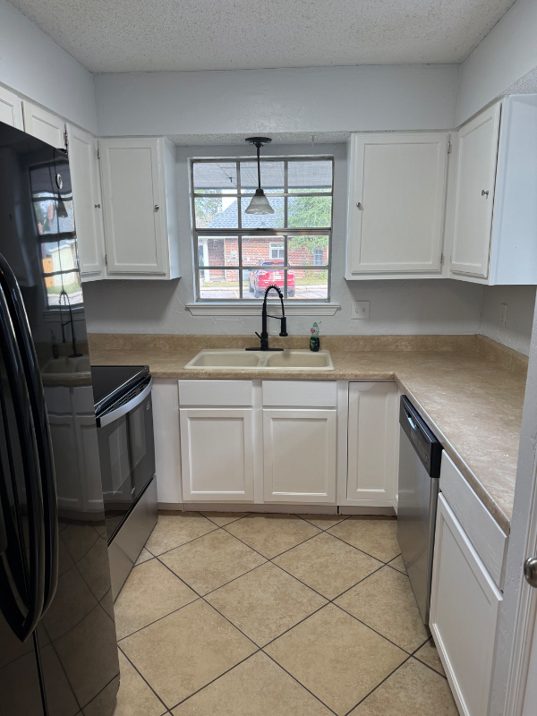 142 Village Dr - Photo 2 of 6