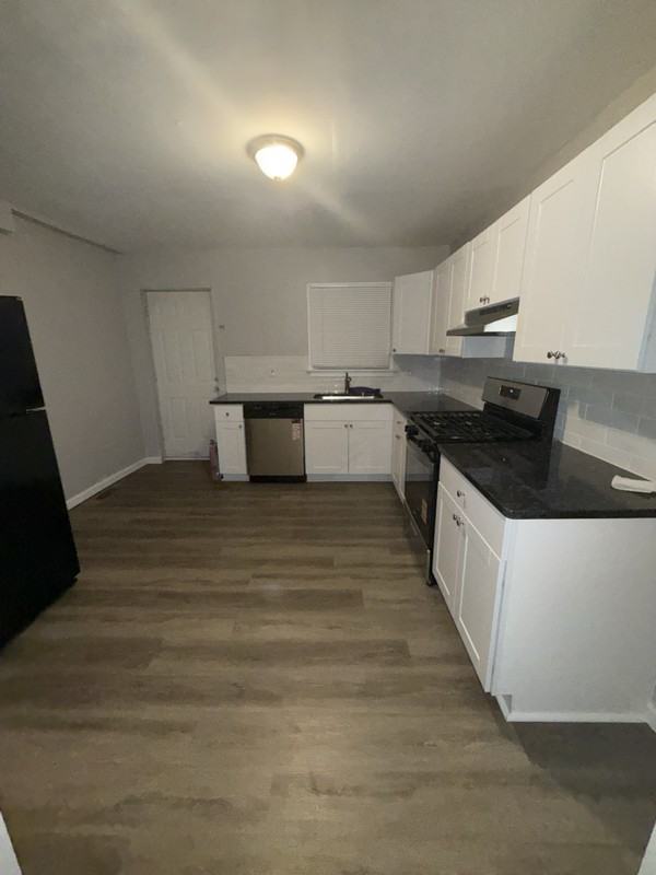 1111 Louis St - Photo 2 of 6