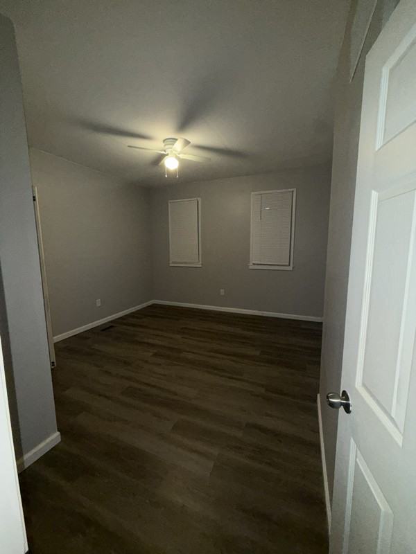 1111 Louis St - Photo 3 of 6