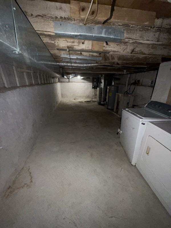 1111 Louis St - Photo 5 of 6