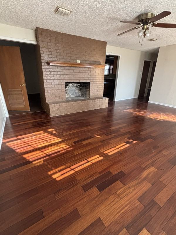 219 Rosemary St - Photo 4 of 20