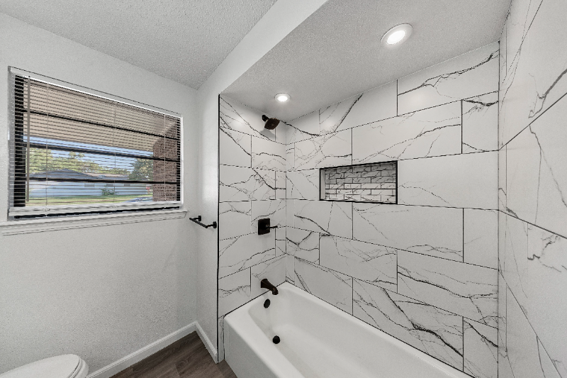 3232 Parker Dr - Photo 4 of 20