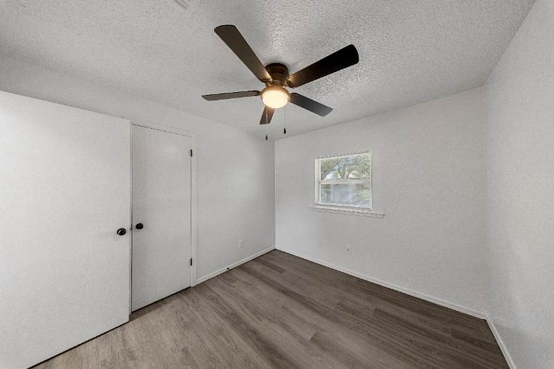 3232 Parker Dr - Photo 6 of 20