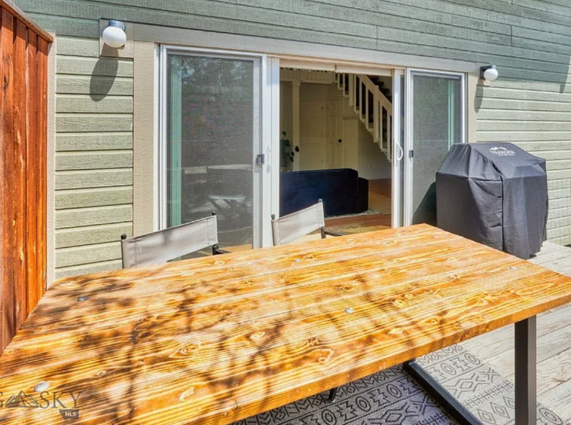 1805 S Rouse Ave - Photo 2 of 18