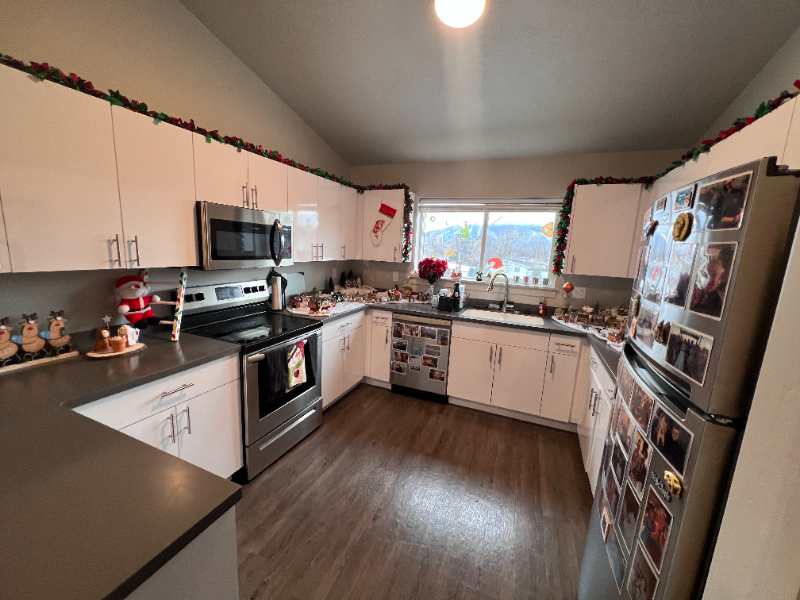 67 W Center St - Photo 4 of 13