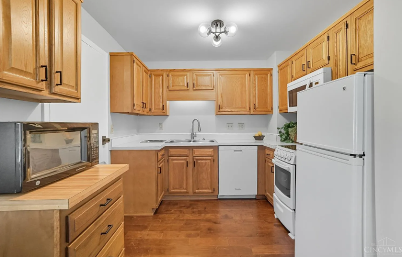 Pinewell Dr - Photo 4 of 11