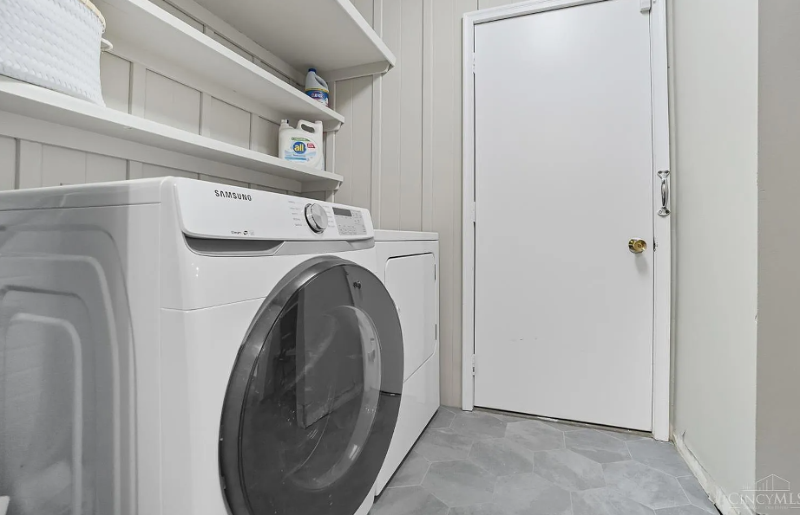 Pinewell Dr - Photo 6 of 11