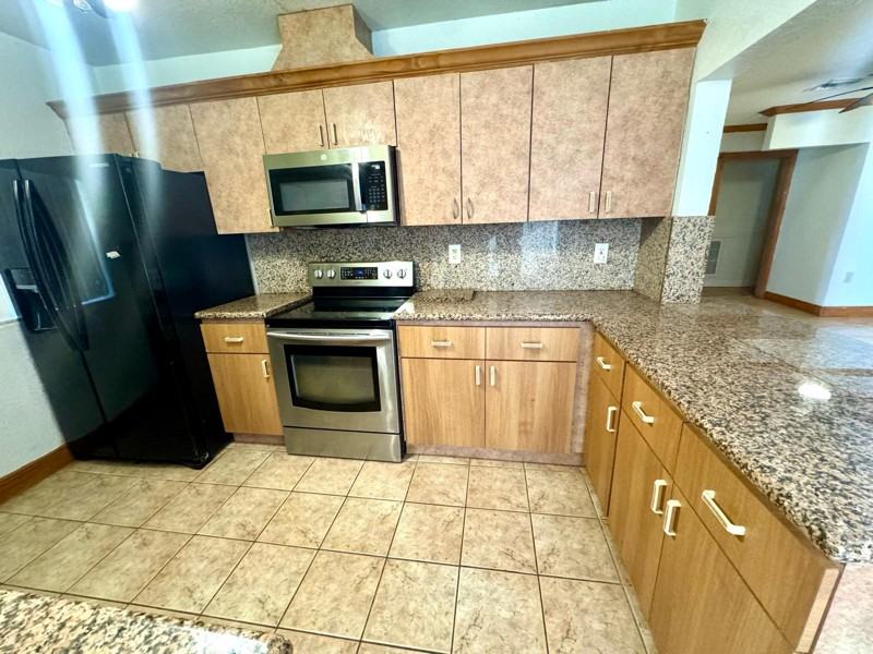 1285 Ne 143rd St - Photo 3 of 4