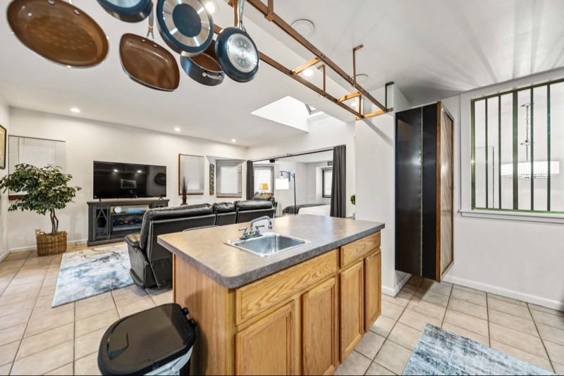 383 Oxford St #6 - Photo 3 of 20