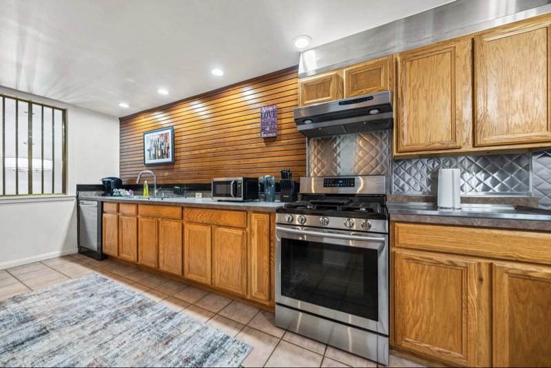 383 Oxford St #6 - Photo 5 of 20