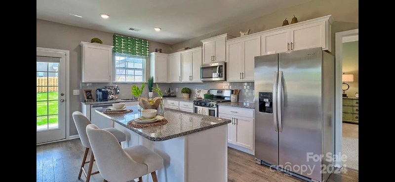 36 Ashelyn Park Dr - Photo 2 of 20