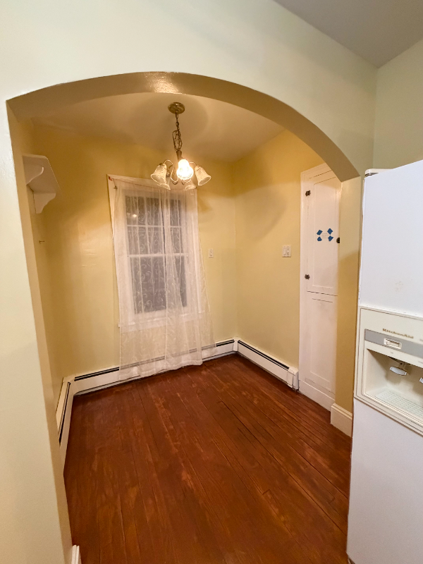 715 Western Ave #1 - Photo 5 of 11