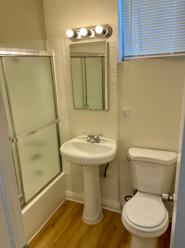 12414 Dunrobin Ave #4 - Photo 7 of 11