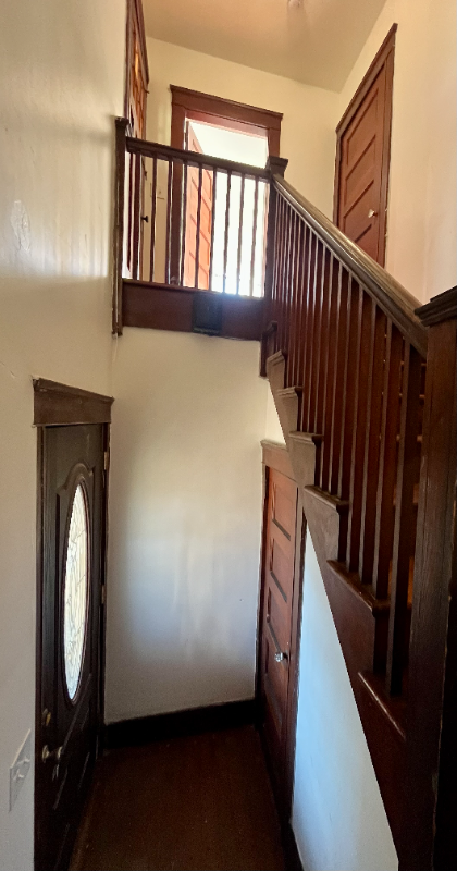 171 Bluff Ave - Photo 2 of 9