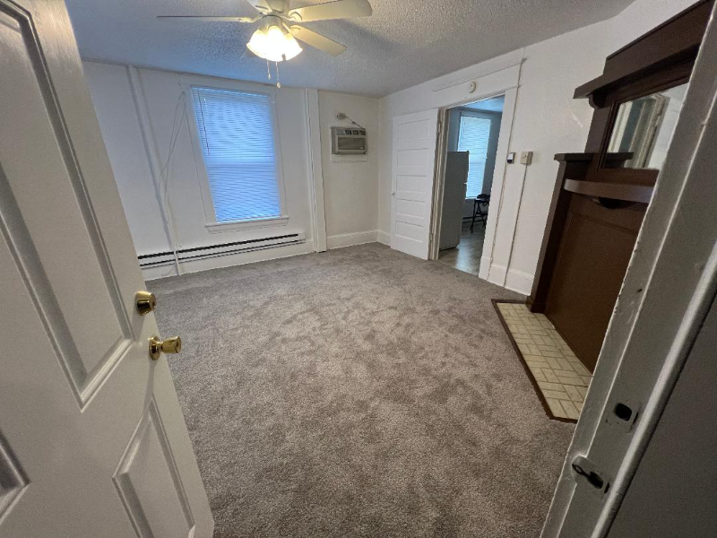 1412 Moorman Ave Nw - Photo 3 of 10