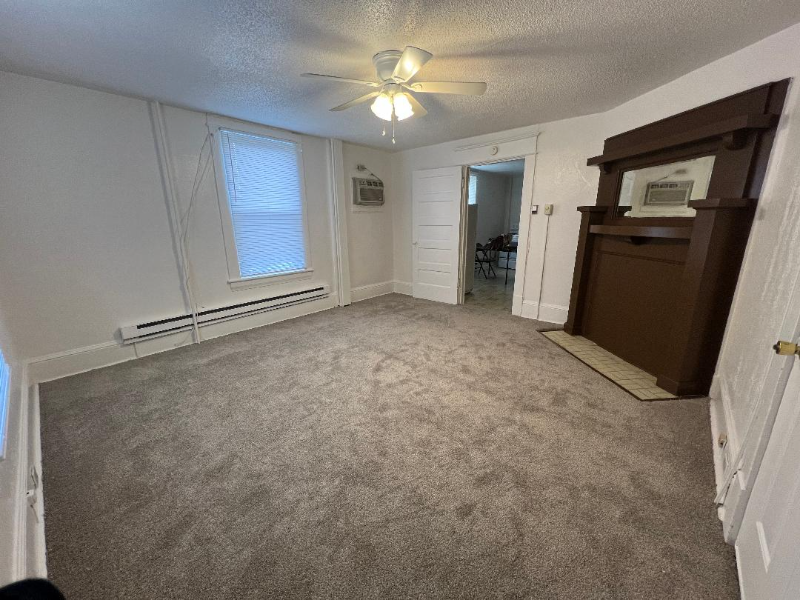 1412 Moorman Ave Nw - Photo 4 of 10