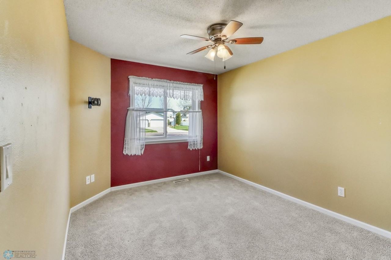 4312 46th Ave S - Photo 3 of 9