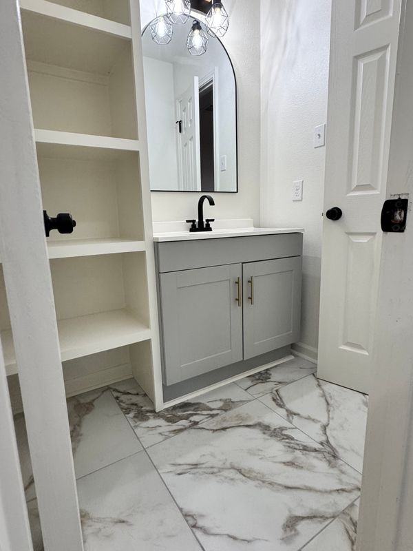 1835 General Cleburne Ave - Photo 5 of 9