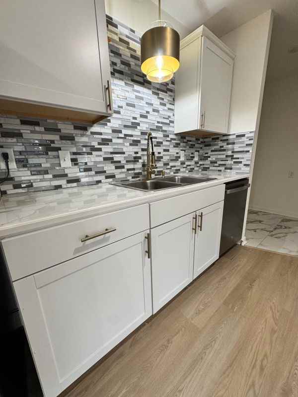 1835 General Cleburne Ave - Photo 6 of 9