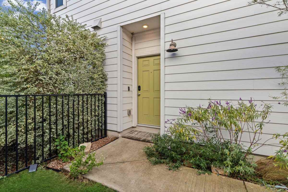 7116 Silver Star Ln ##75 - Photo 3 of 34