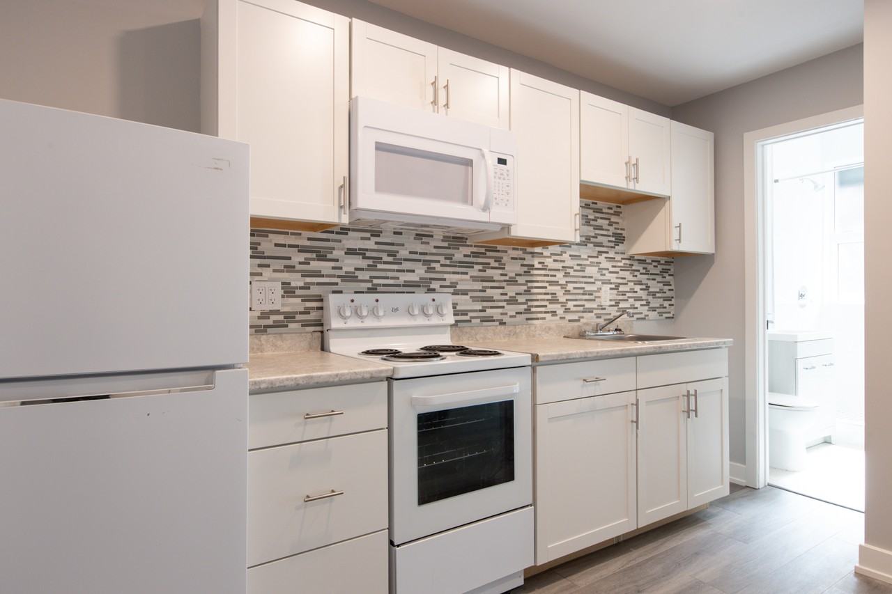 Holbrook Apartments - Photo 4 of 27