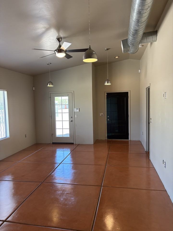 1014 E Linden St #NA - Photo 3 of 28