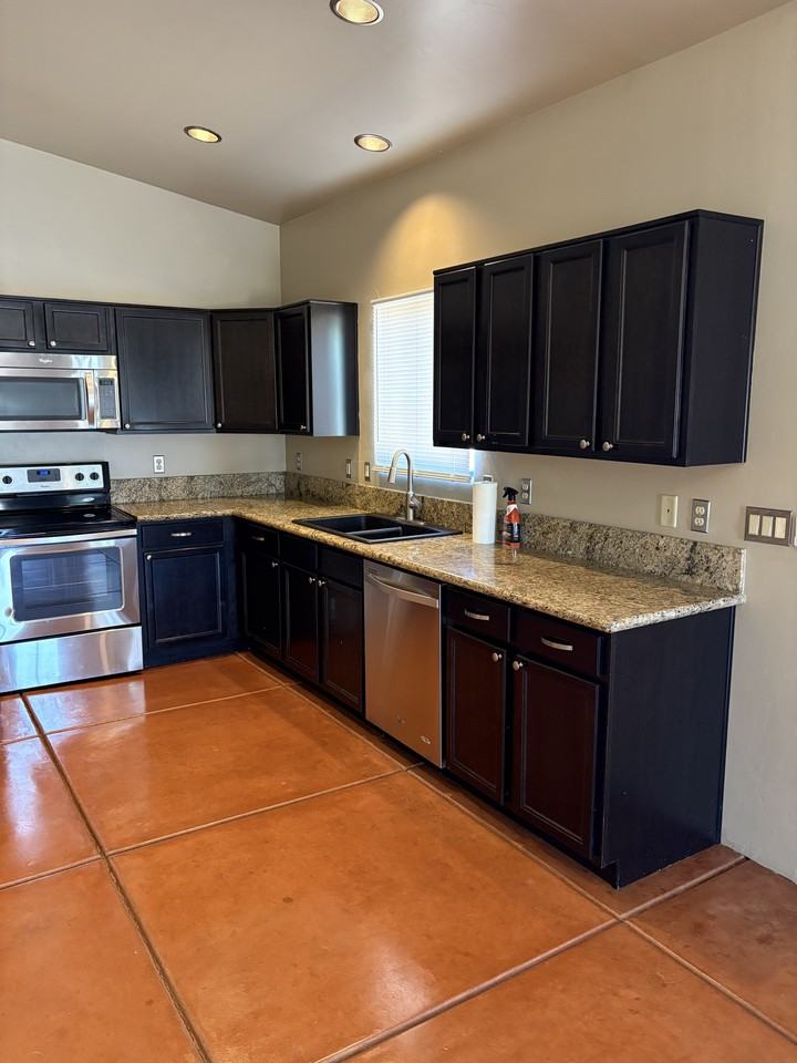 1014 E Linden St #NA - Photo 6 of 28