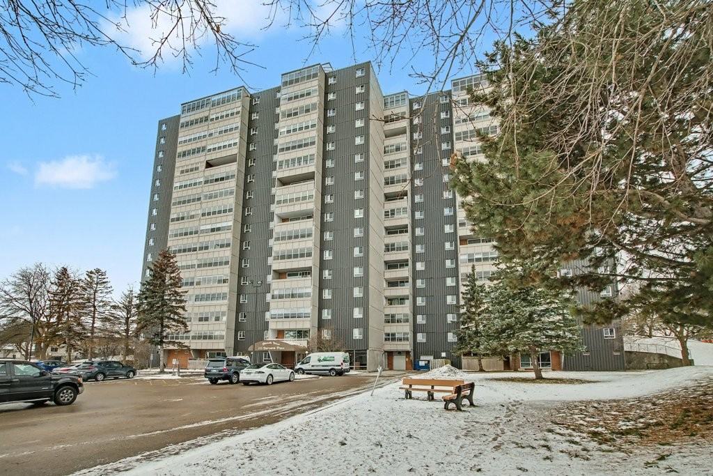 225 Harvard Pl - Photo 3 of 29