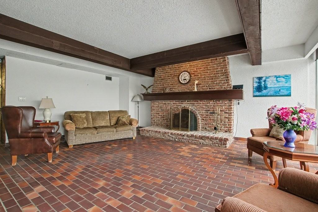 225 Harvard Pl - Photo 6 of 29