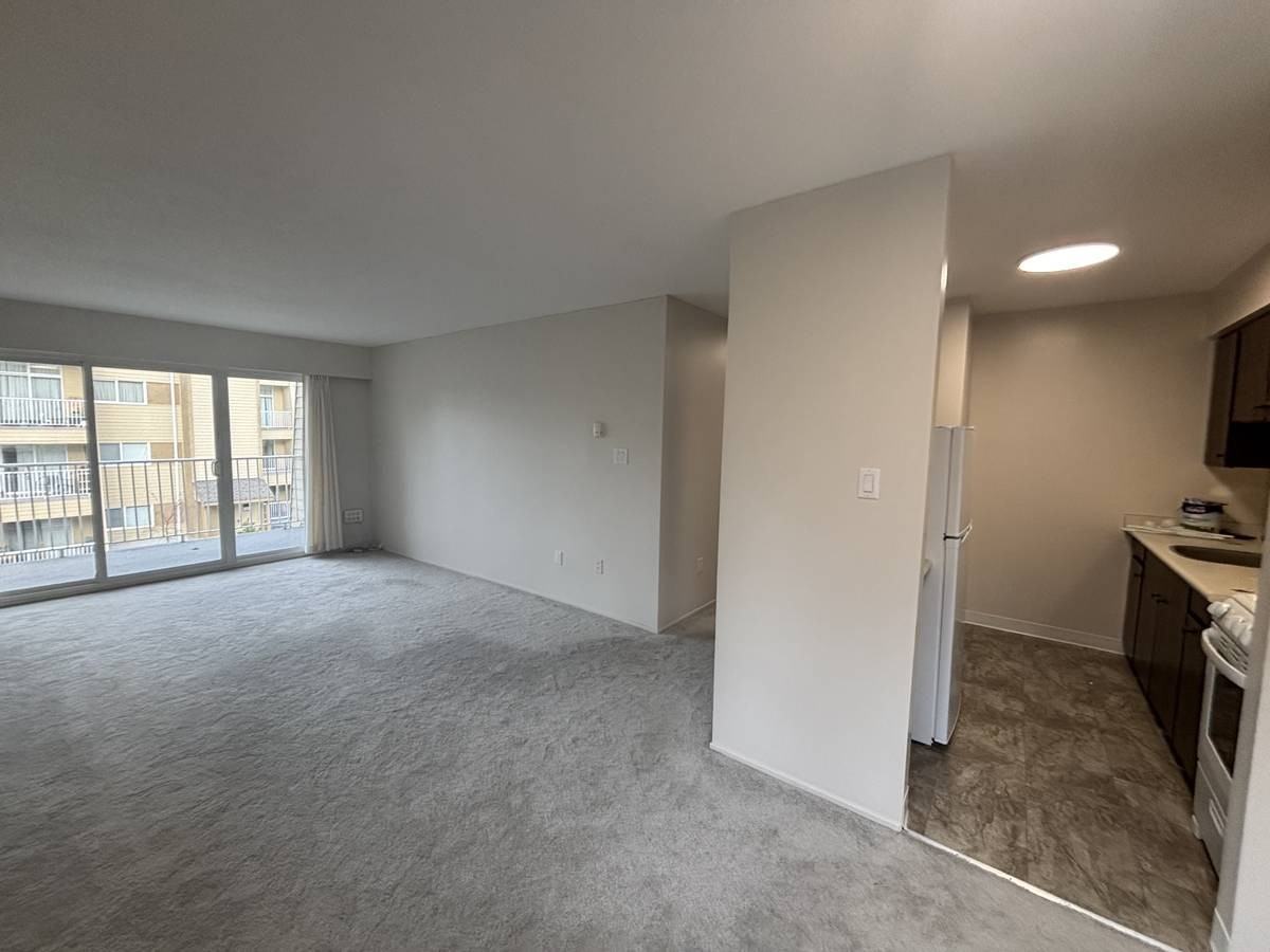 5545 15B Avenue #210 - Photo 2 of 10