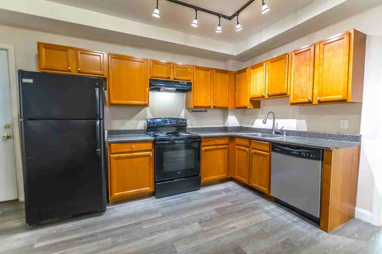 21 Jane St #1 - Photo 2 of 10