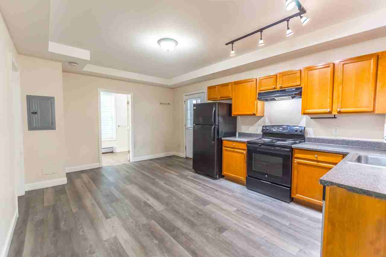 21 Jane St #1 - Photo 3 of 10