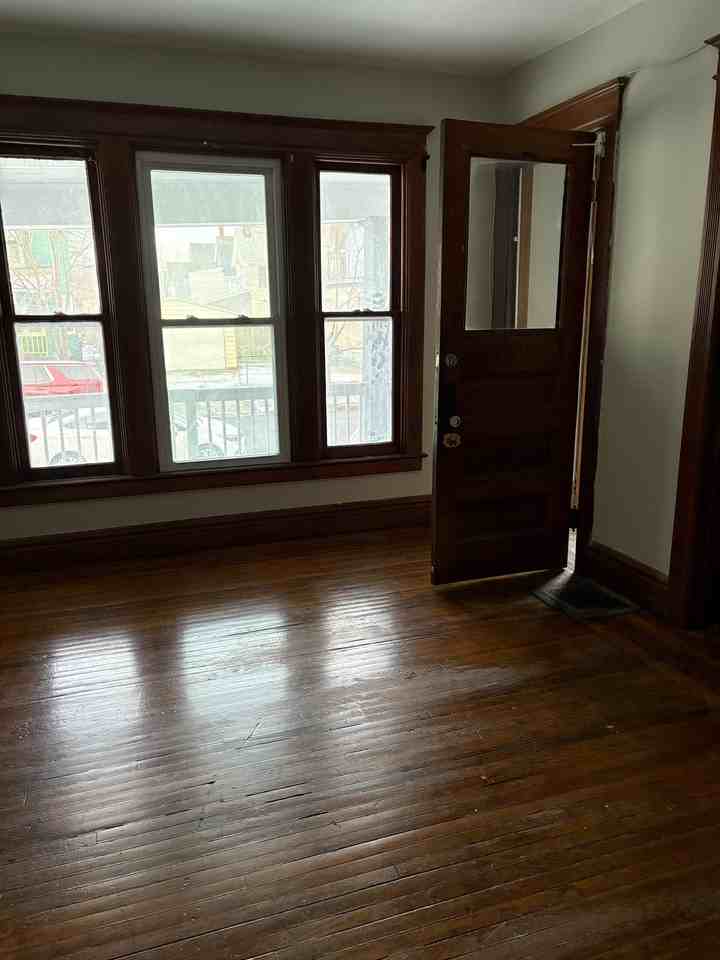 193 Massachusetts AveUnit 1 (Lower Front ) - Photo 2 of 6