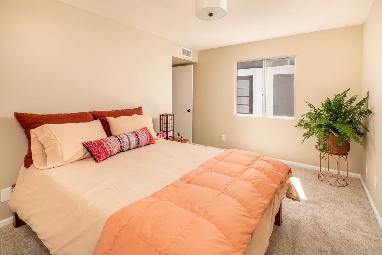 905 W Berridge Ln #NA - Photo 6 of 11