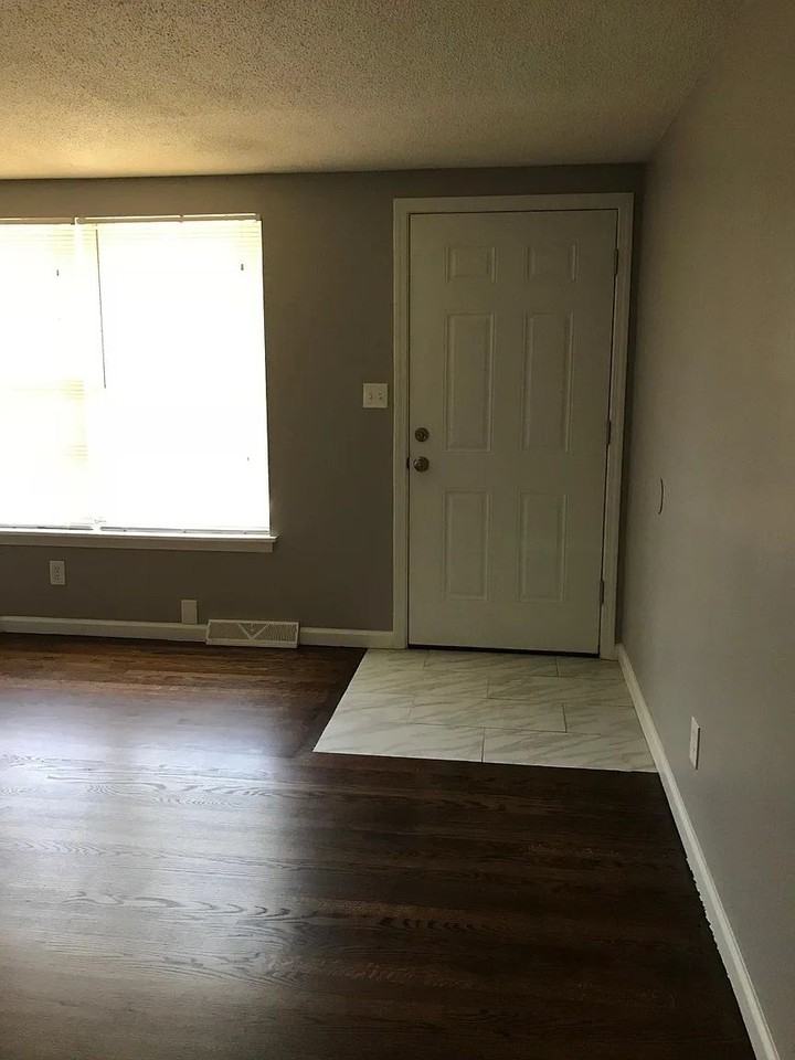5132 N Oakley Ave #5132 - Photo 3 of 15