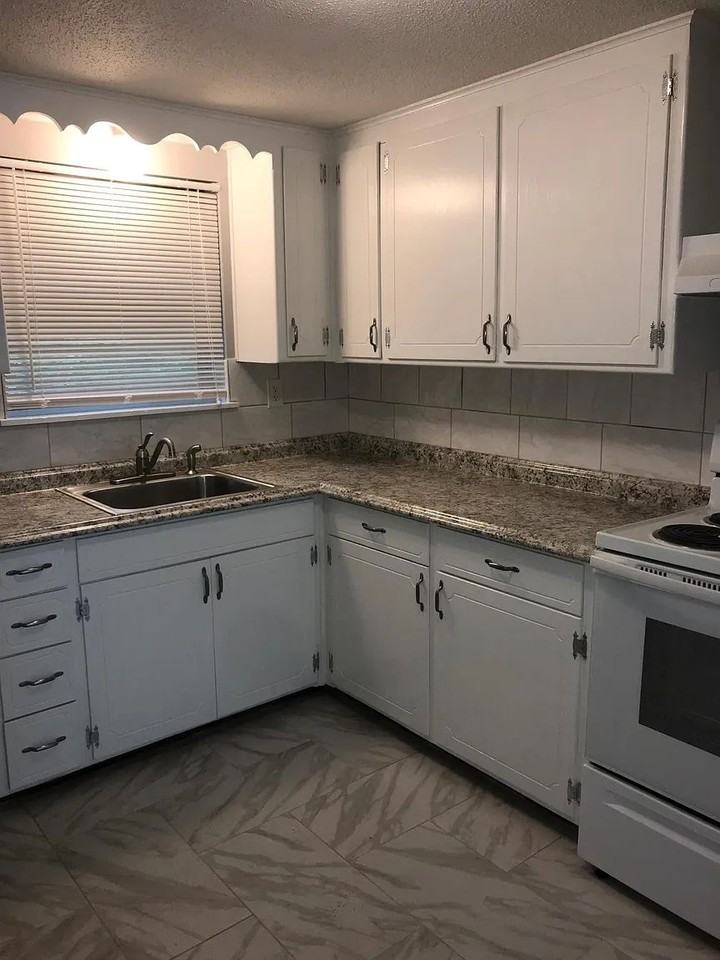 5132 N Oakley Ave #5132 - Photo 4 of 15