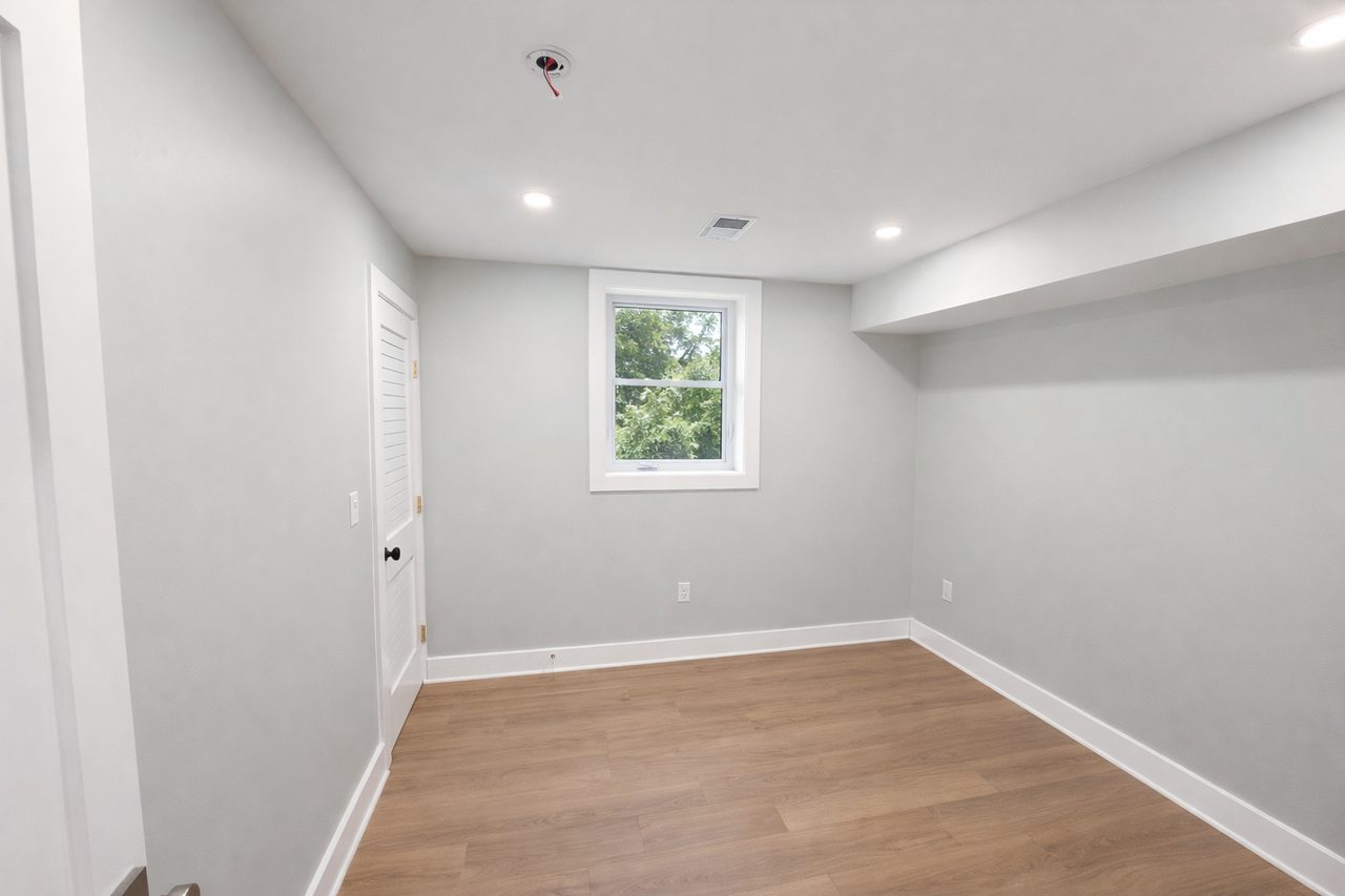 1301 Somerset Pl Nw #BS - Photo 4 of 11