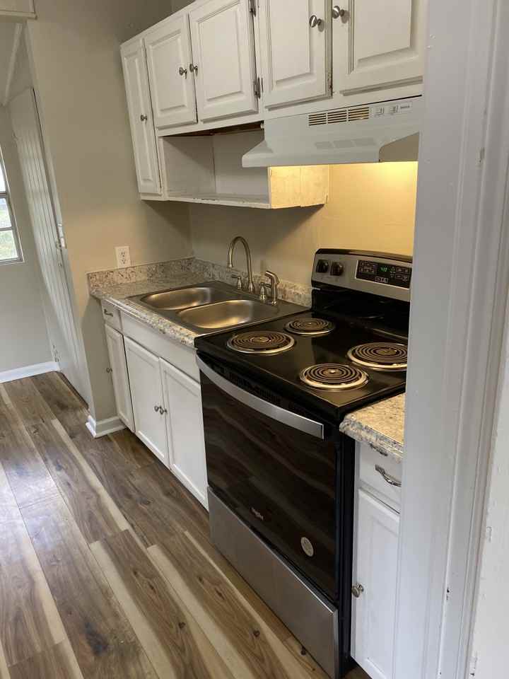 2046 W 17th St #NA - Photo 6 of 17