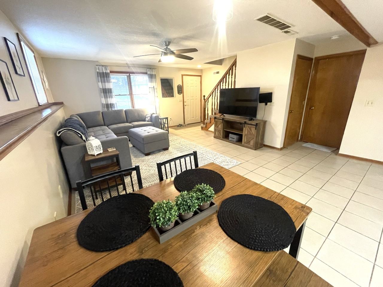 408 Summerset Dr #B - Photo 4 of 19