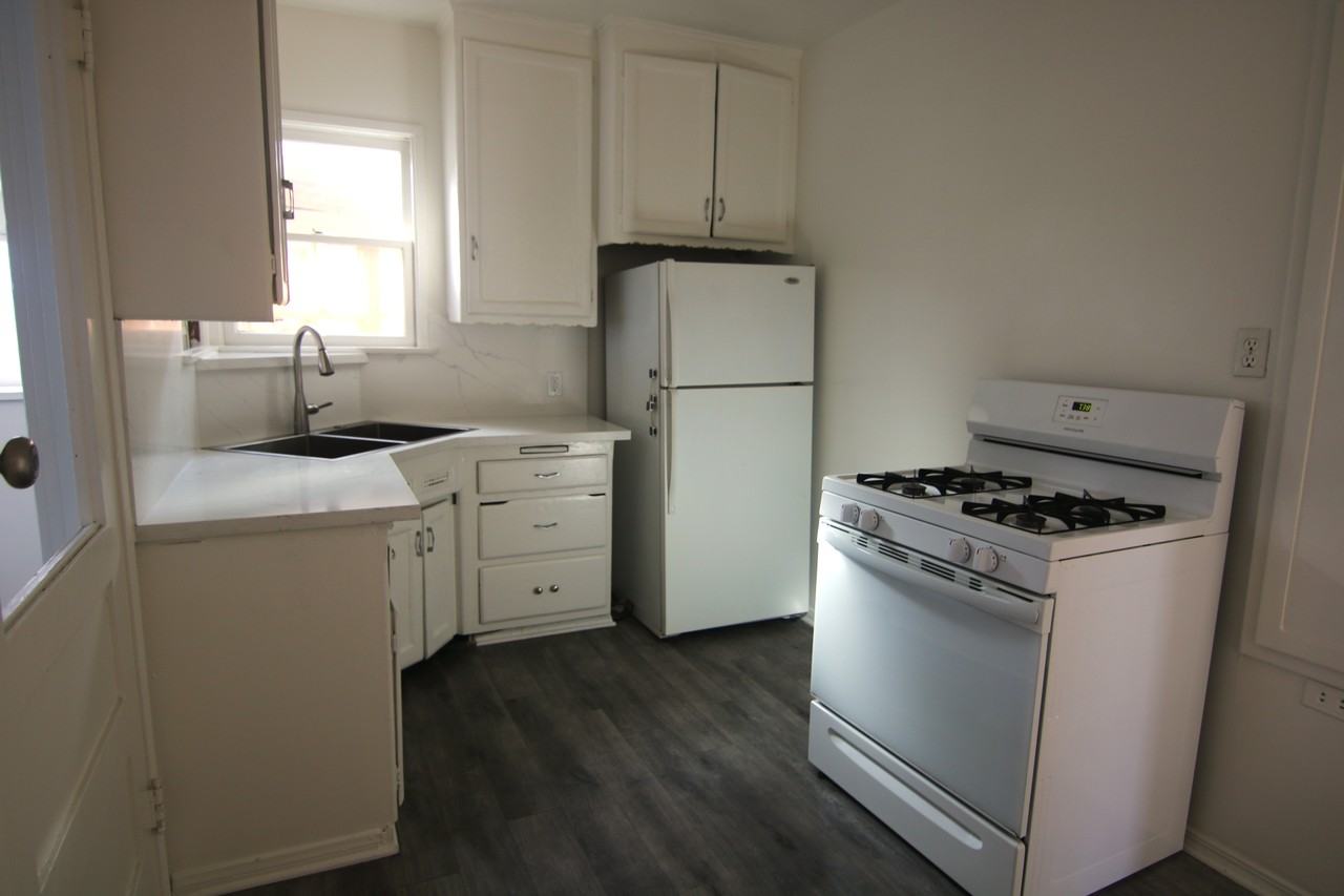 507 S Verdugo Rd #NA - Photo 5 of 12