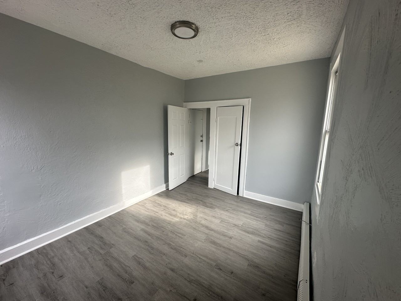 186 N 12th St #2B - Photo 3 of 8