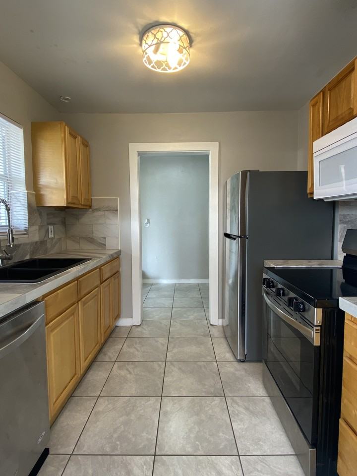 2901 Garden Ter Ne #NA - Photo 6 of 15