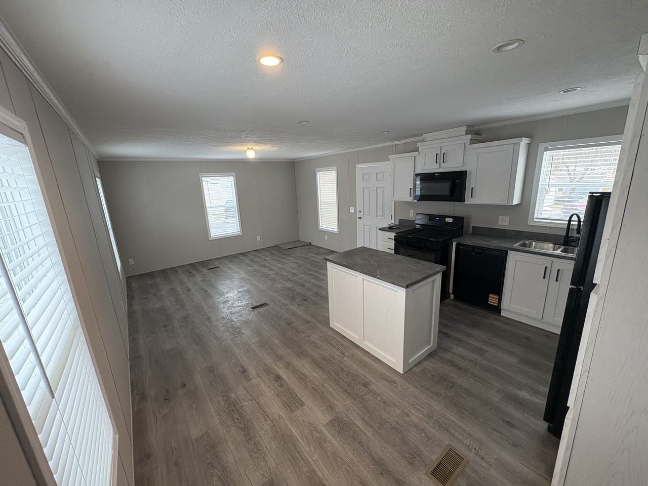 8925 Beechwood Dr #NA - Photo 2 of 11